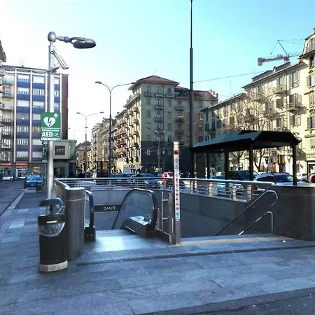 Lägenhet Giuria 35 - Elegante Ed Accogliente Nei Pressi Del Valentino Turin